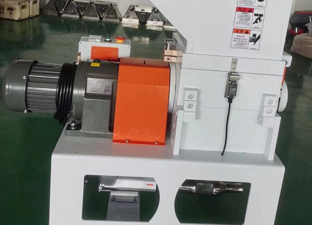 士元電機臥式粉碎機減速機的應用 拷貝.jpg